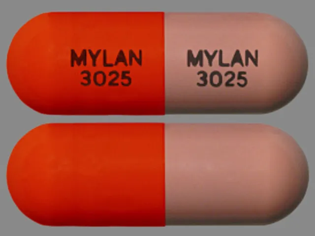 Clomipramine (Anafranil) MYLAN 3025 MYLAN 3025 Pill Image