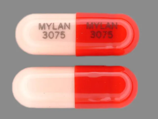 Clomipramine (Anafranil) MYLAN 3075 MYLAN 3075 Pill Image