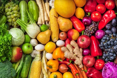 There's no specific diet for asthma, but eating plenty of fresh fruits and vegetables can help. (Photo Credit: Thinkstock/Getty Images)