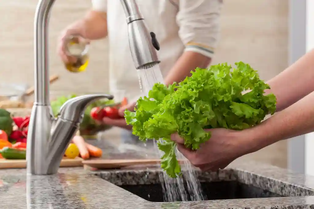 washing lettuce