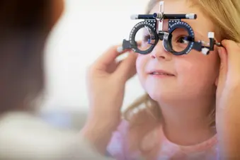 photo of child at eye doctor