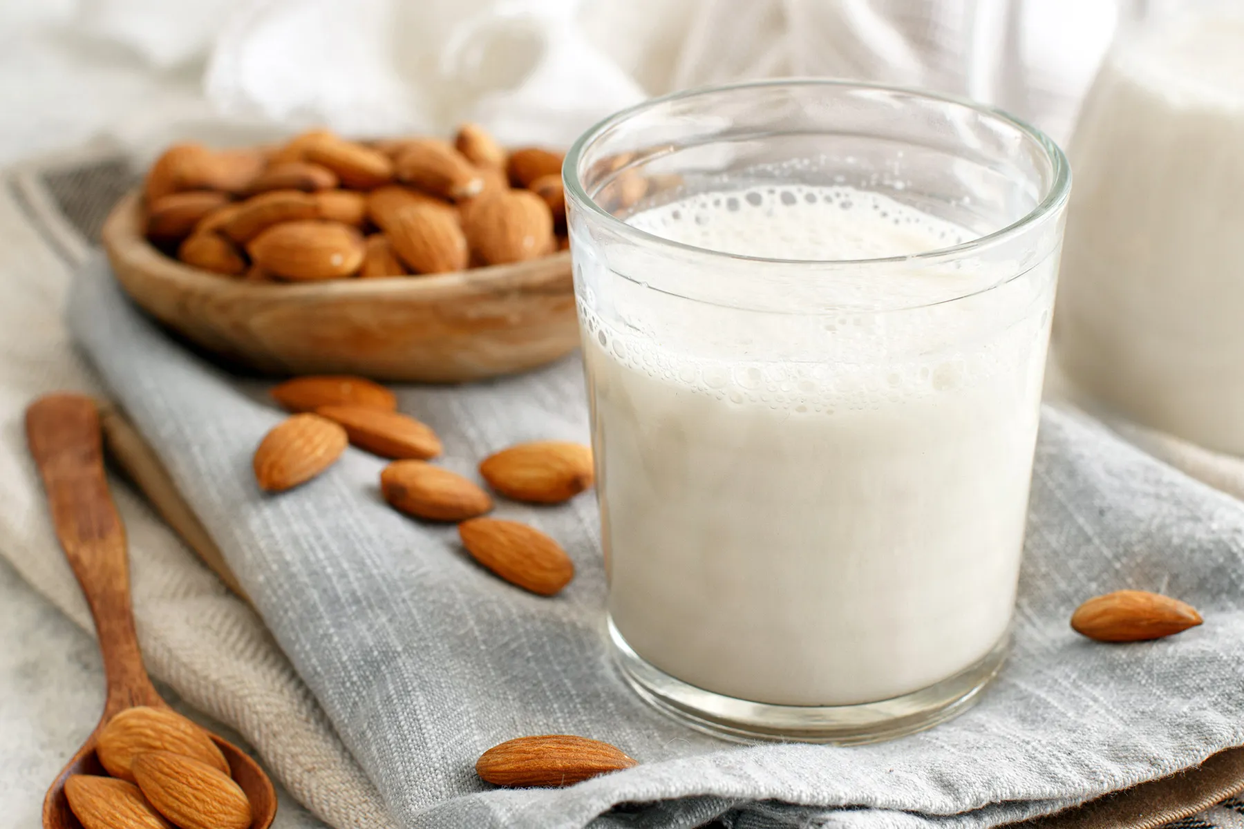 Almond Milk Health Benefits, Nutrients per Serving, Preparation