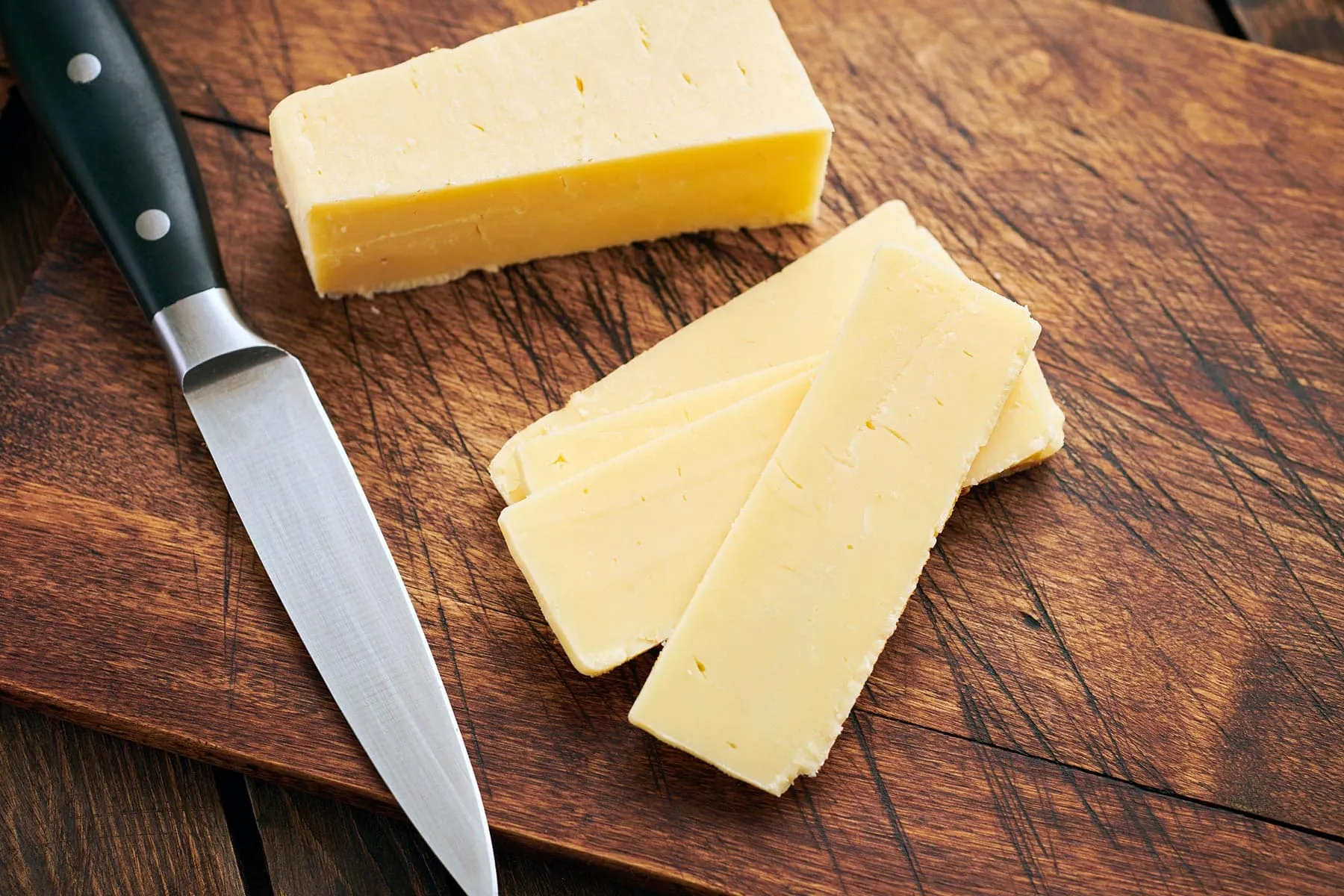 Сыр Чеддер нарезанный