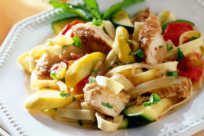 WebMD * These Are The Best Pastas You Can Eat * 1800ss_getty_rf_fettuccine_with_chicken