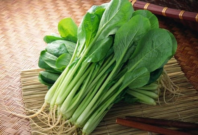 Spaghetti With Komatsuna Greens