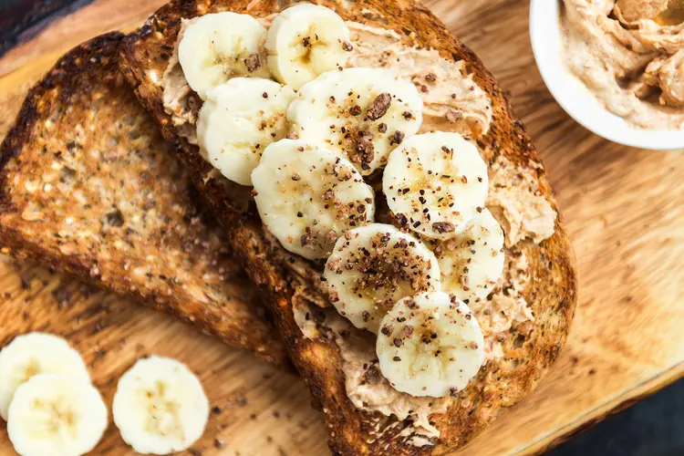 photo of peanut butter and bananas on toast