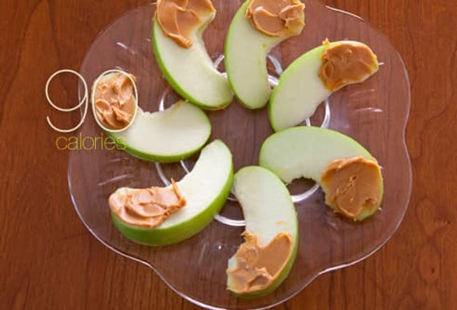 Apple Slices With Peanut Butter